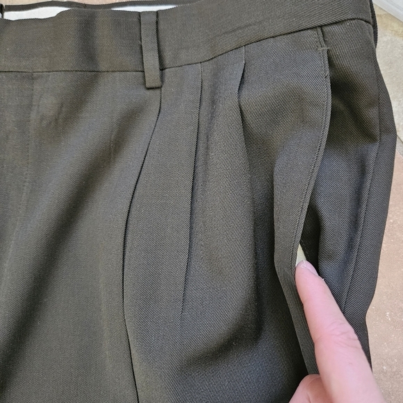 Monsieur by Givenchy Pleated Cuffed Slacks Trousers Pants Dark Olive Sz 42Rx27in - Picture 3 of 10